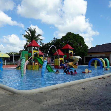 Sea Garden Resort Iloilo Екстер'єр фото