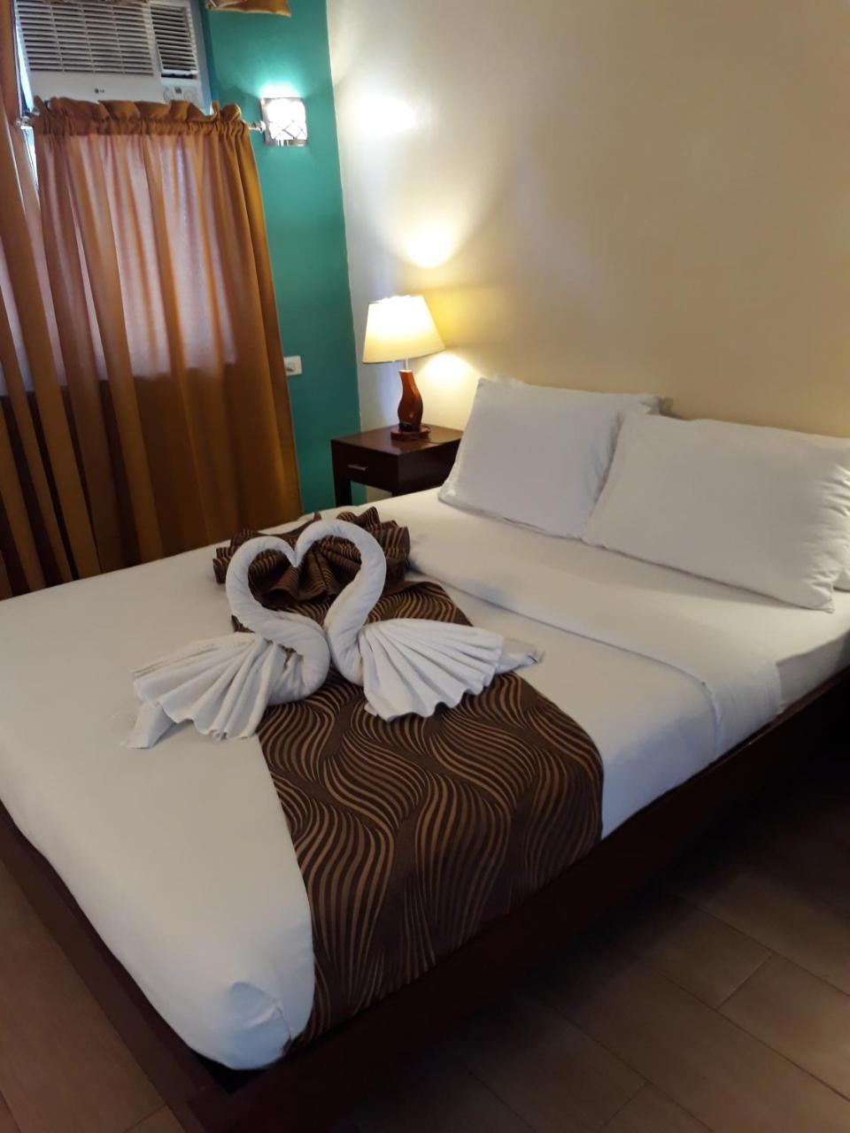 Sea Garden Resort Iloilo Екстер'єр фото