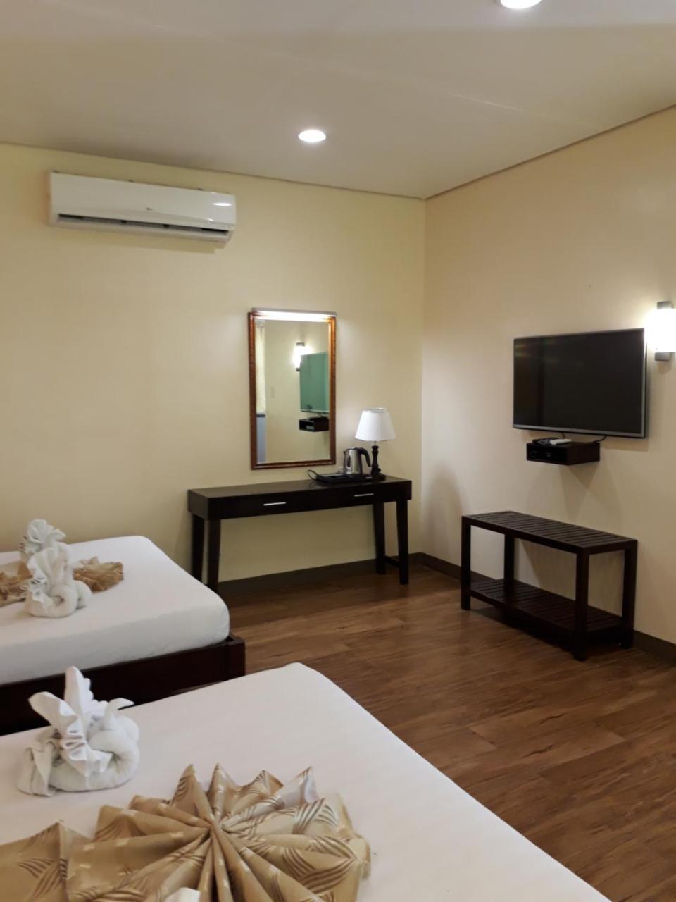 Sea Garden Resort Iloilo Екстер'єр фото