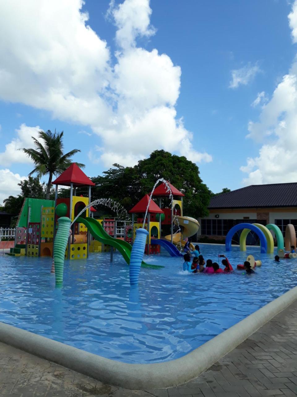 Sea Garden Resort Iloilo Екстер'єр фото