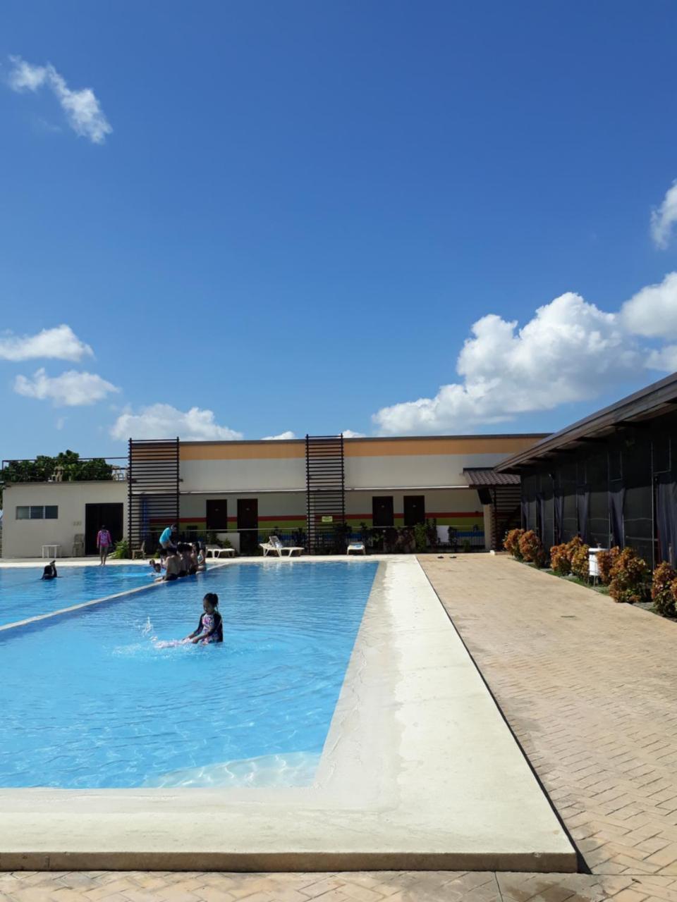 Sea Garden Resort Iloilo Екстер'єр фото