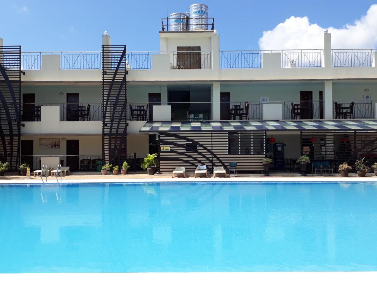 Sea Garden Resort Iloilo Екстер'єр фото