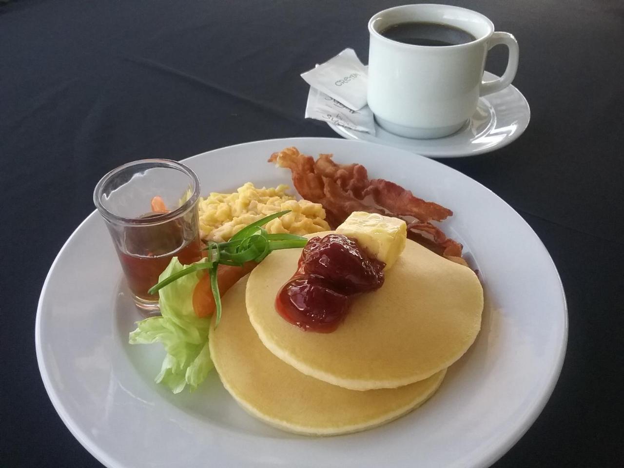 Sea Garden Resort Iloilo Екстер'єр фото