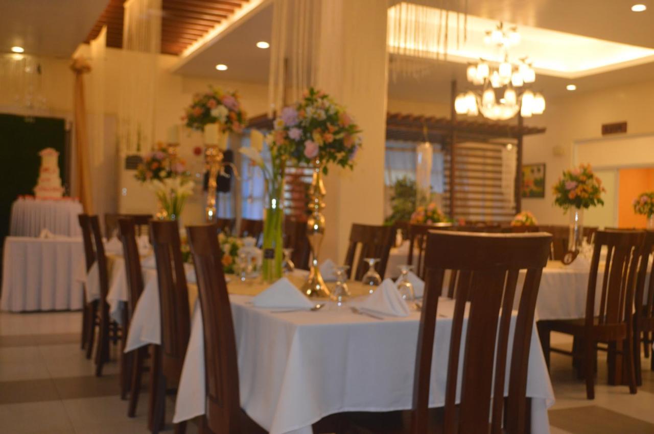Sea Garden Resort Iloilo Екстер'єр фото