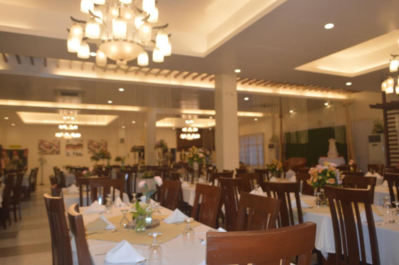 Sea Garden Resort Iloilo Екстер'єр фото