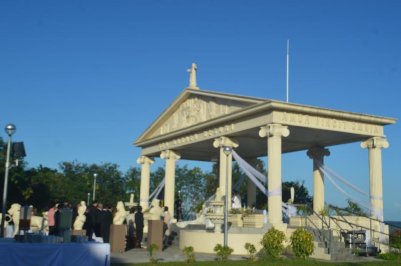 Sea Garden Resort Iloilo Екстер'єр фото
