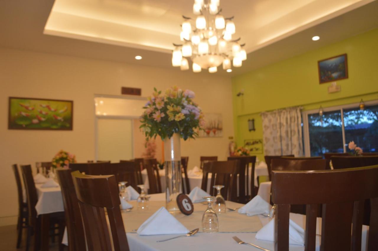 Sea Garden Resort Iloilo Екстер'єр фото