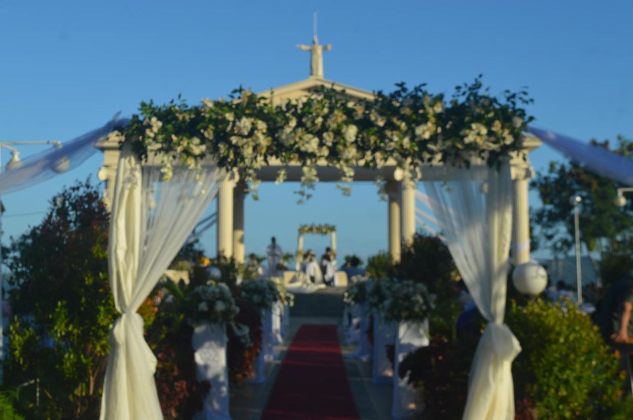Sea Garden Resort Iloilo Екстер'єр фото
